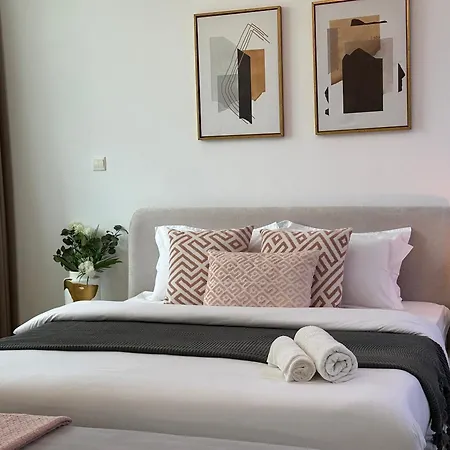 Cozy 2Bhk Near Burj Khalifa Apartment Dubai Exterior photo