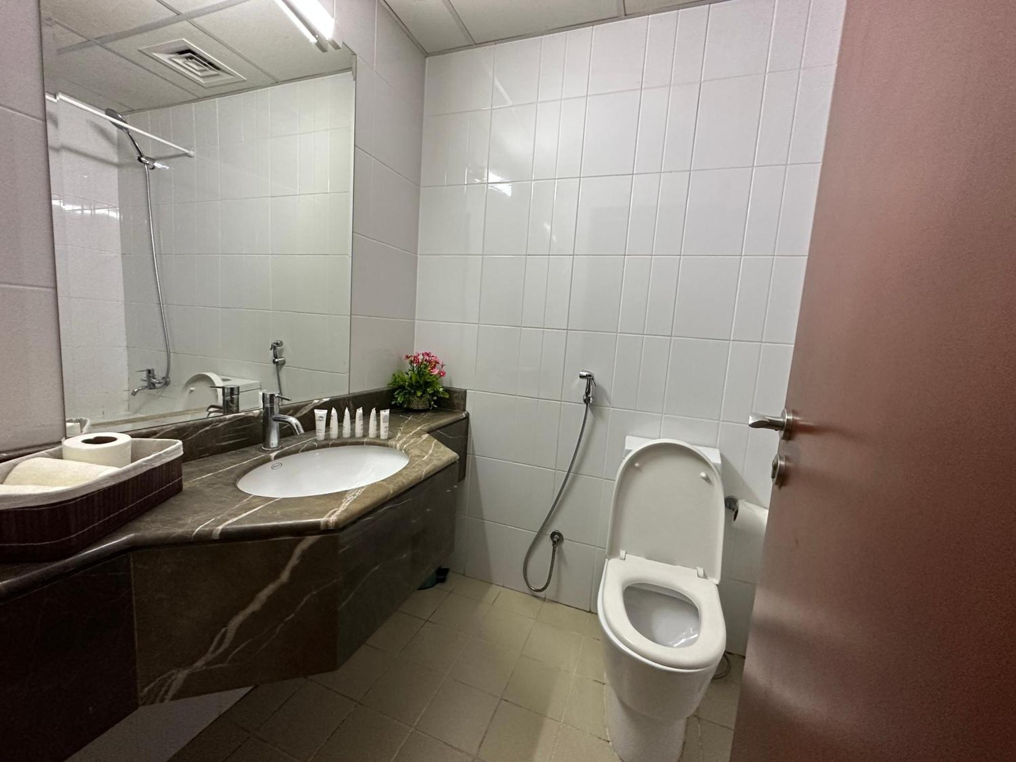 Cozy 2bhk Near Burj Khalifa Apartment Dubai
