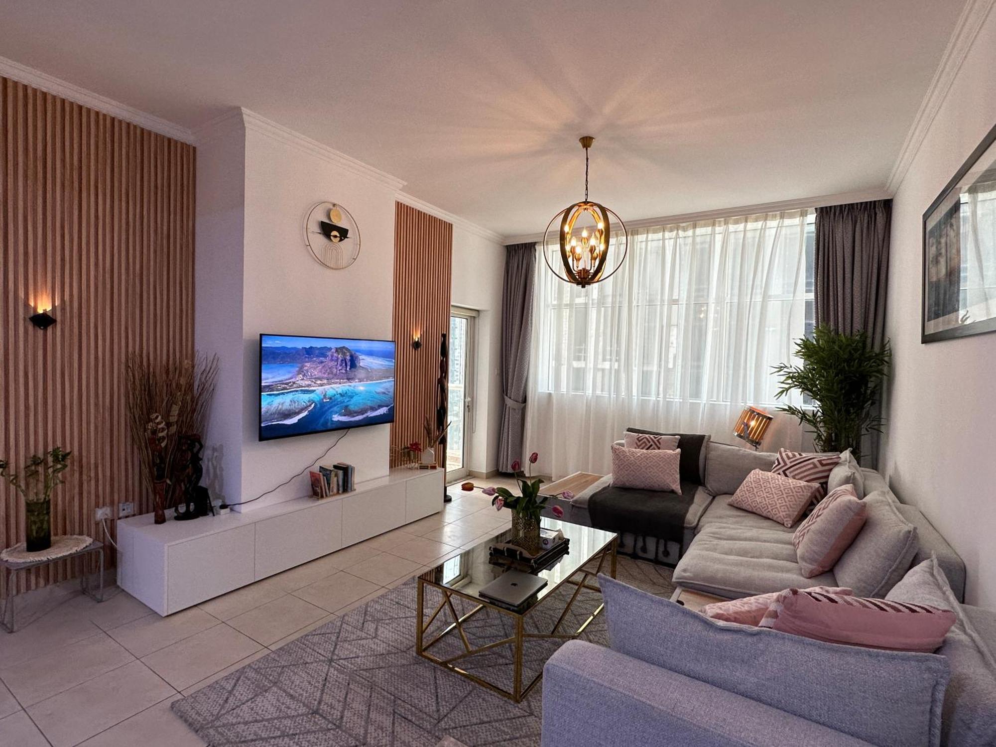 Cozy 2bhk Near Burj Khalifa * Dubai