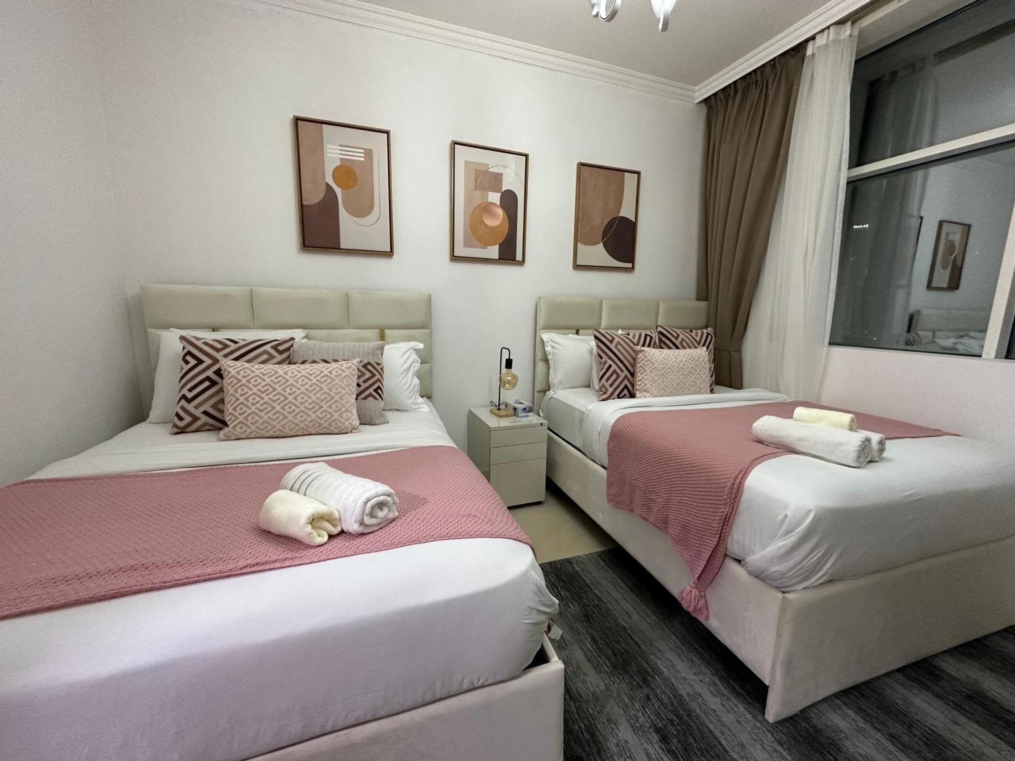Cozy 2bhk Near Burj Khalifa Apartment