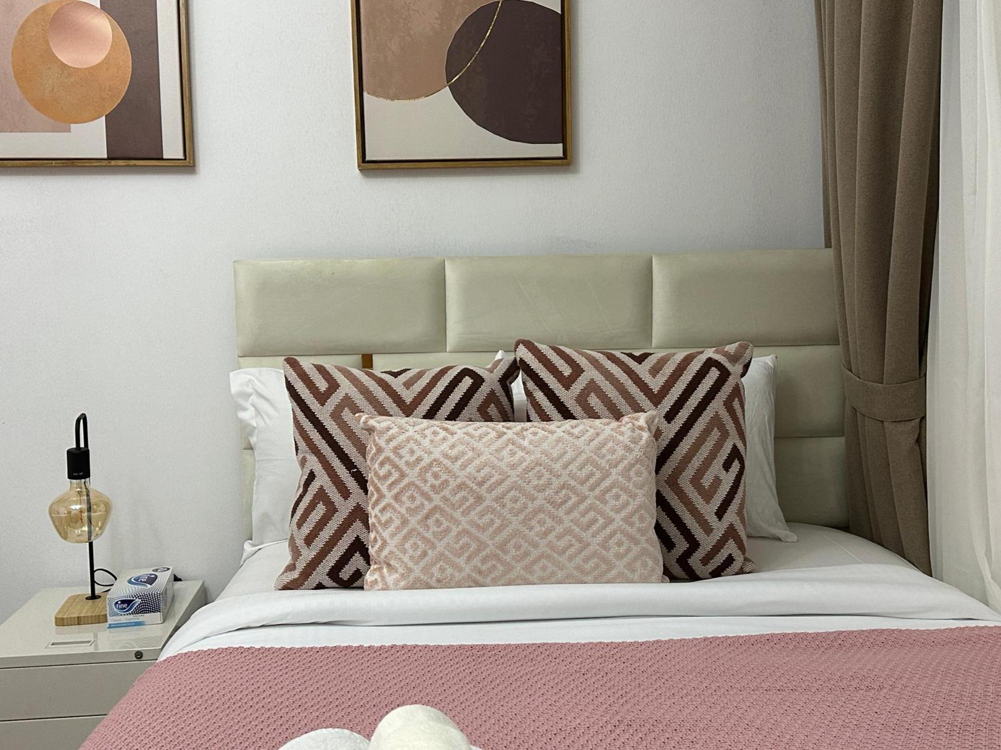 Apartment Cozy 2bhk Near Burj Khalifa