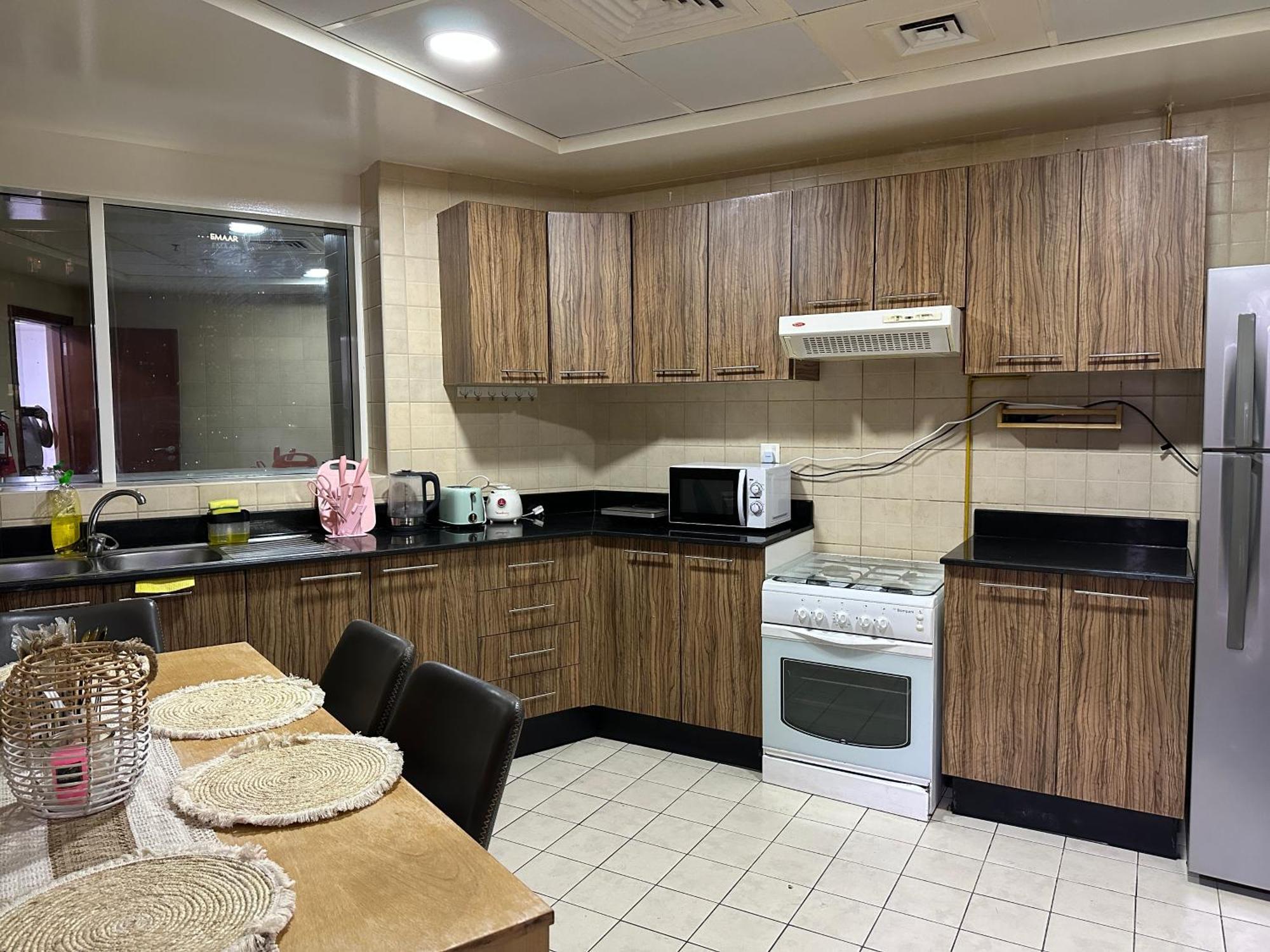 Cozy 2bhk Near Burj Khalifa Apartment